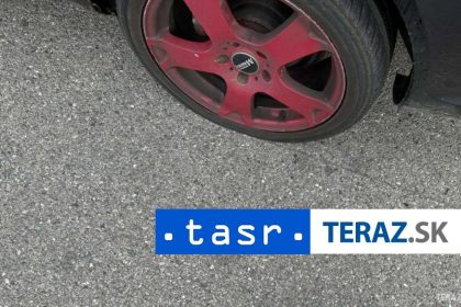 NARAZILO AUTO BEZ VODICA HLASIA 11 ZRANENYCH