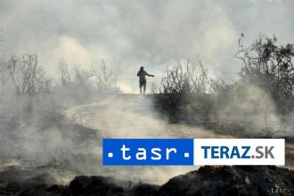 Poziar v oblubenej destinacii Dvaja ludia uhoreli v aute