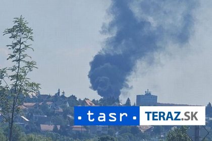 Pri pozari v Nitre horela strecha domu