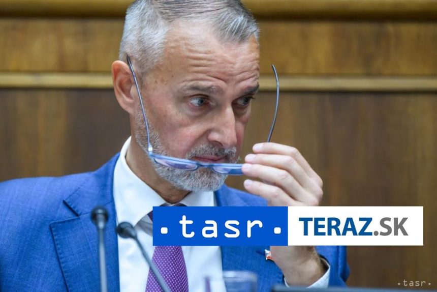 Rasi chce navstivit Ukrajinu vo funkcii