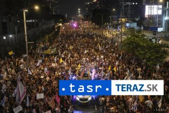 Desiatky tisic ludi protestovali proti planom Netanjahua obsadit Gazu