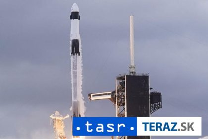 Kozmicka lod Crew Dragon dopravil na ISS styroch astronautov