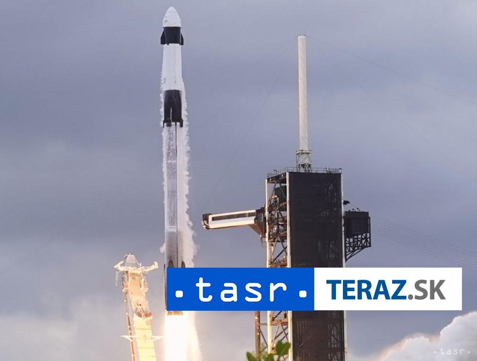 Kozmicka lod Crew Dragon dopravil na ISS styroch astronautov