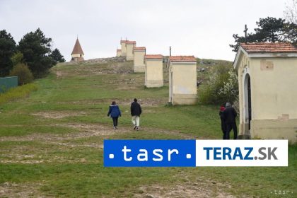 Na nitrianskej Kalvarii sa zidu veriaci na puti