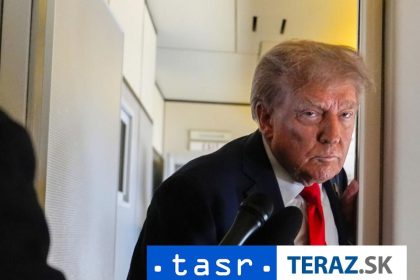 Trump pristal na leteckej zakladni na Aljaske