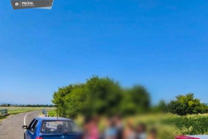 V SKODE FELICIA sa viezlo 18 LUDI vodic nemal opravnenie
