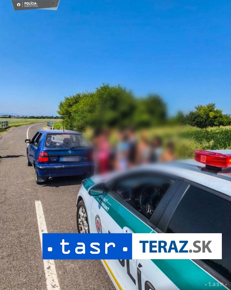 V SKODE FELICIA sa viezlo 18 LUDI vodic nemal opravnenie
