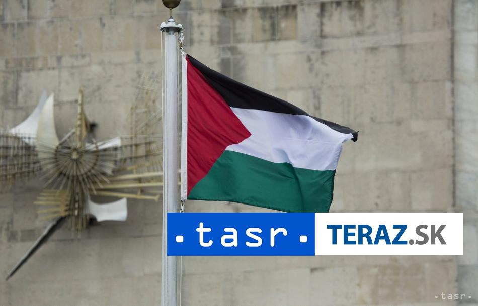 Cast francuzskych starostov napriek zakazu vyvesi palestinske vlajky
