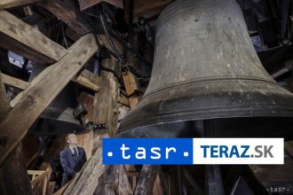 Veze parizskej katedraly Notre Dame opat privitali navstevnikov