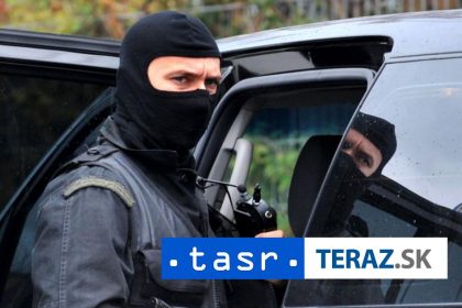 LUPEZ V LABORATORIU NA ZLATO Policia zatkla sest osob