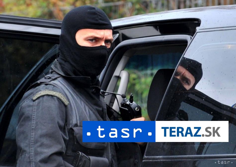 LUPEZ V LABORATORIU NA ZLATO Policia zatkla sest osob