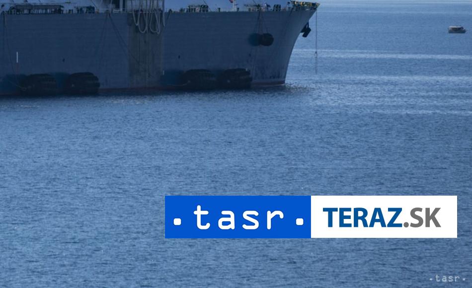 Namorne sily EU zachranili posadku tanker prepadnutych piratmi