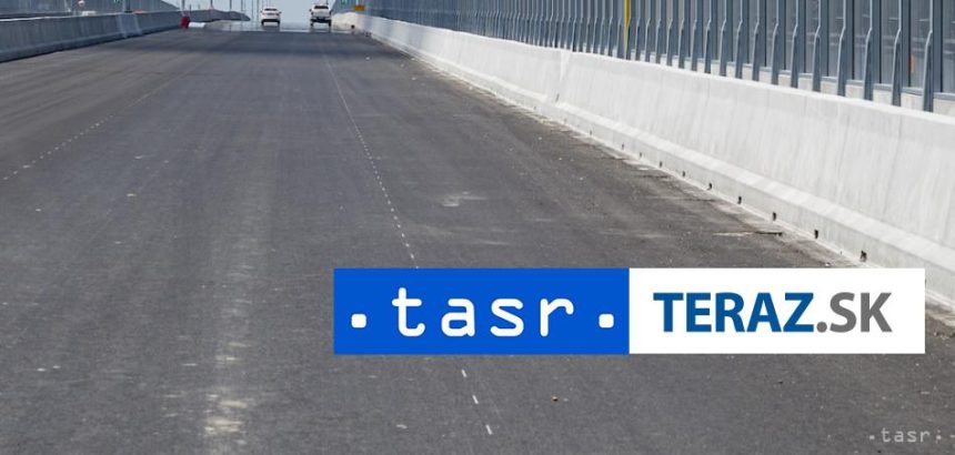 Nehoda dvoch kamionov Uzavreli tunel Branisko