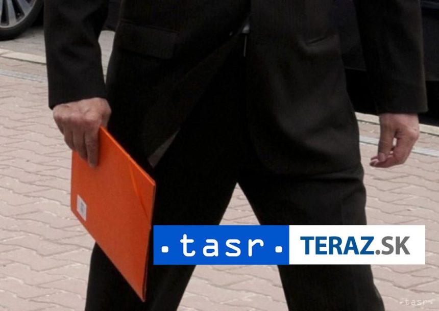 Thajsky kral pricestoval na historicku navstevu Ciny
