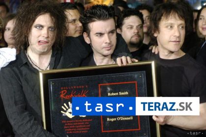 Smutna sprava Zomrel gitarista skupiny The Cure Perry Bamonte