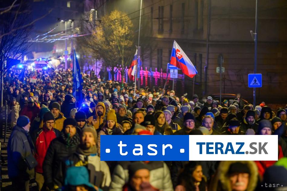 V Bratislave sa kona protestny pochod proti ruseniu UOO