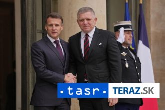 Fico sa stretol s Macronom rokovali o jadrovej energetike a obrane