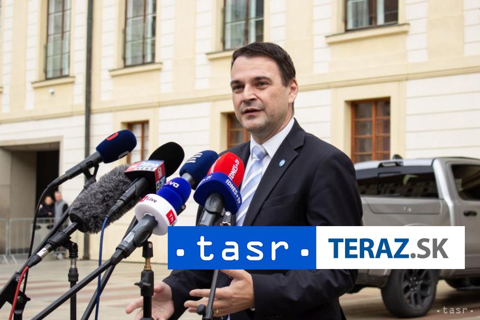 Macinka Nasi volici ma dotlacili k ohrade voci Pavlovi