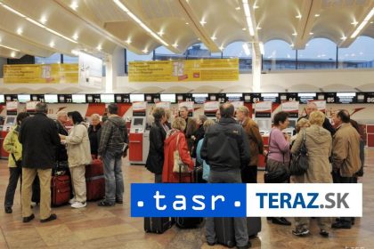 Huste snezenie zastavilo prevadzku na letisku Schwechat vo Viedni