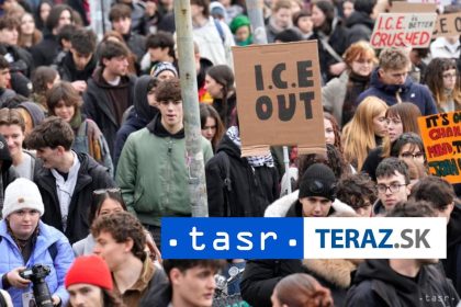 PROTESTY V MILANE Ludia sa stavaju proti pritomnosti americkych federalnych zloziek