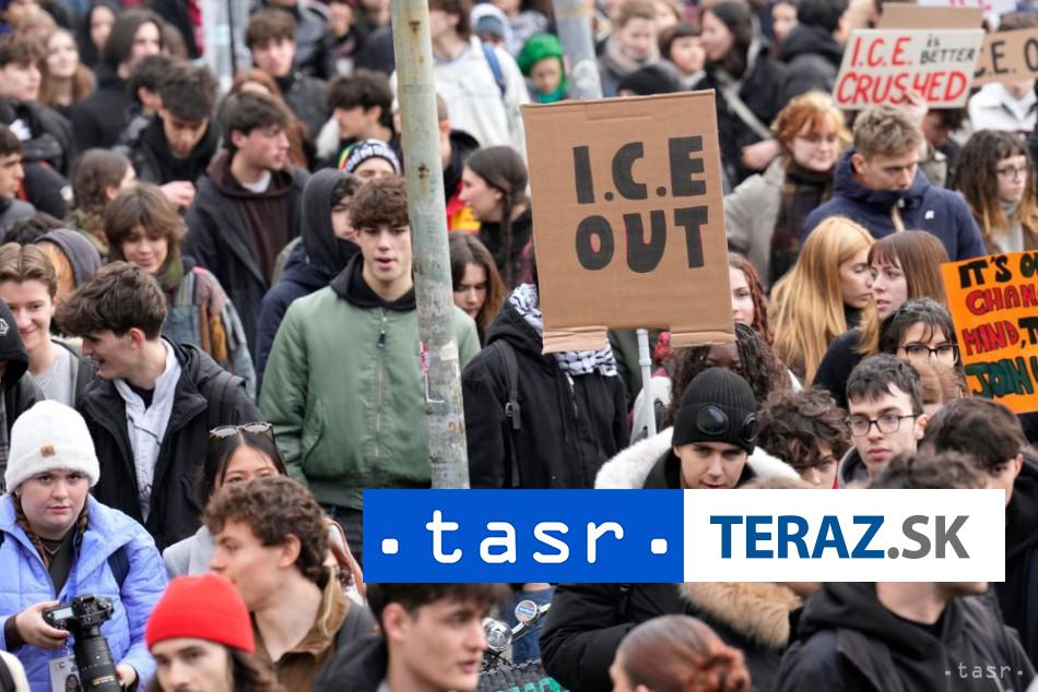 PROTESTY V MILANE Ludia sa stavaju proti pritomnosti americkych federalnych zloziek
