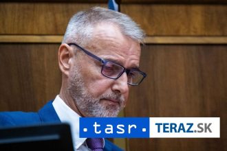 Rasi Navrh na vyslovenie dovery pre dlhovu brzdu zaradim okamzite