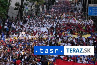 Tisice Venezuelcanov v uliciach Caracasu ziadali prepustenie Madura