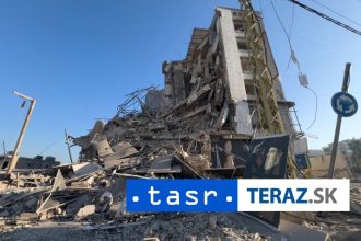 Izraelsky utok v Libanone zabil 8 ludi Hizballah odpali 100 rakiet