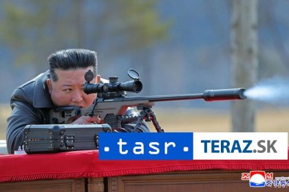 Severna Korea odhalila prvu znamu sochu vodcu Kim Cong una