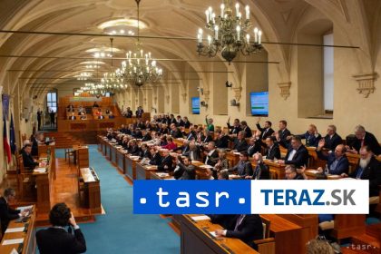 cina kritizuje uznesenie ceskeho senatu k volbe buduceho dalajlamu