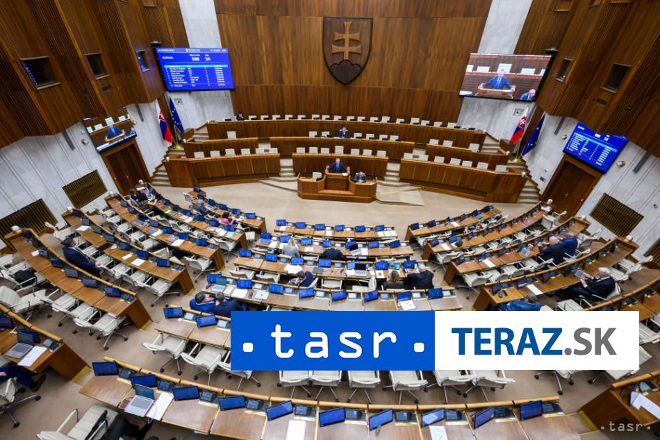 Poslanci sa na dalsiej schodzi budu riadit uz novym rokovacim poriadkom