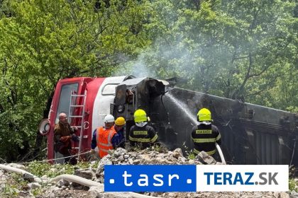 Prace na odstraneni havarovaneho vlaku pokracuju