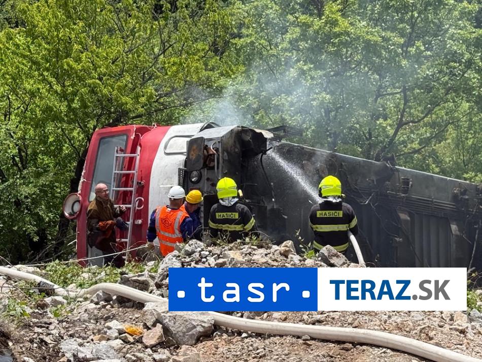 Prace na odstraneni havarovaneho vlaku pokracuju