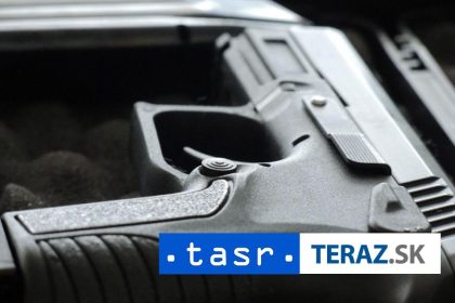 Strelba pred potravinami zahynuli dvaja ludia