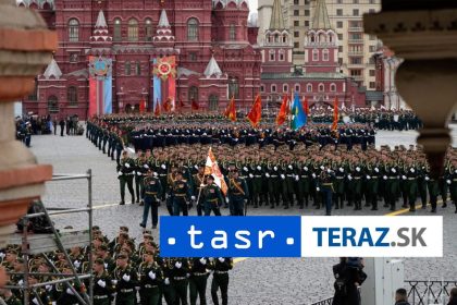 Vojaci KLDR pochodovali na prehliadke k Dnu vitazstva v Moskve