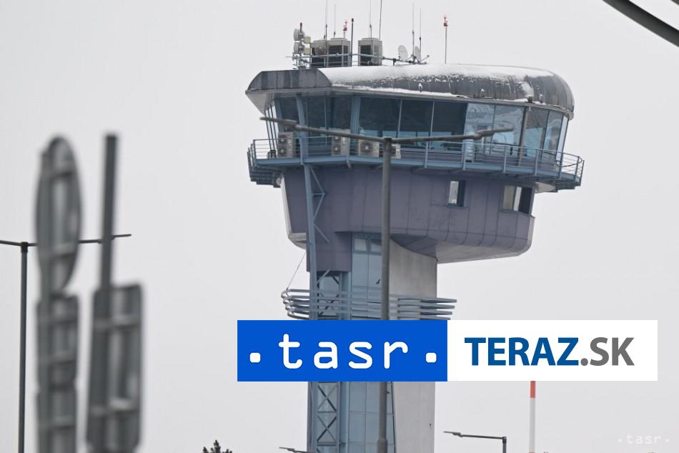 Cestujuci v problemoch Po incidentne hlasia meskai a rusenie letov