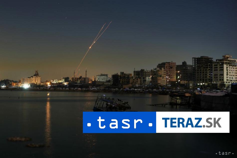 Izraelske ozbrojene sily Iran vypalil rakety na Izrael