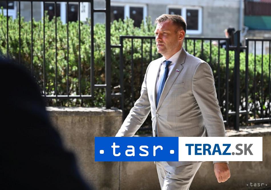 Poslanci neboli schopni uznasat sa pri pokuse zacat odvolavanie Tarabu