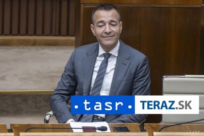 Poslanci nezacarili rokovat o odvolavani Druckera navrh presunuli