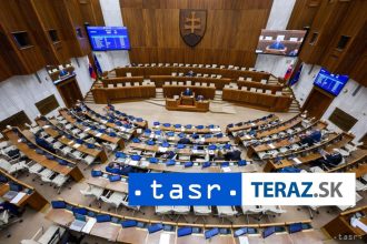 Poslanci pokracuju v ridnej schodzi debatou o zakone o priestupkoch