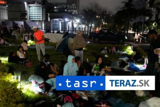 Venezuela Zachranari nadalej prehladavaju trosky po zemetraseniach