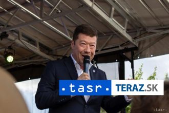 Okamura CR prispela na americke zbrane pre Ukrajinu 140 milionov korun