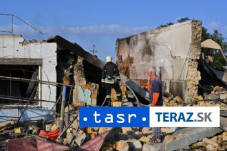 Pri ruskch tokoch zahynuli tyria ludia Ukrajina zasiahnila 12 lod