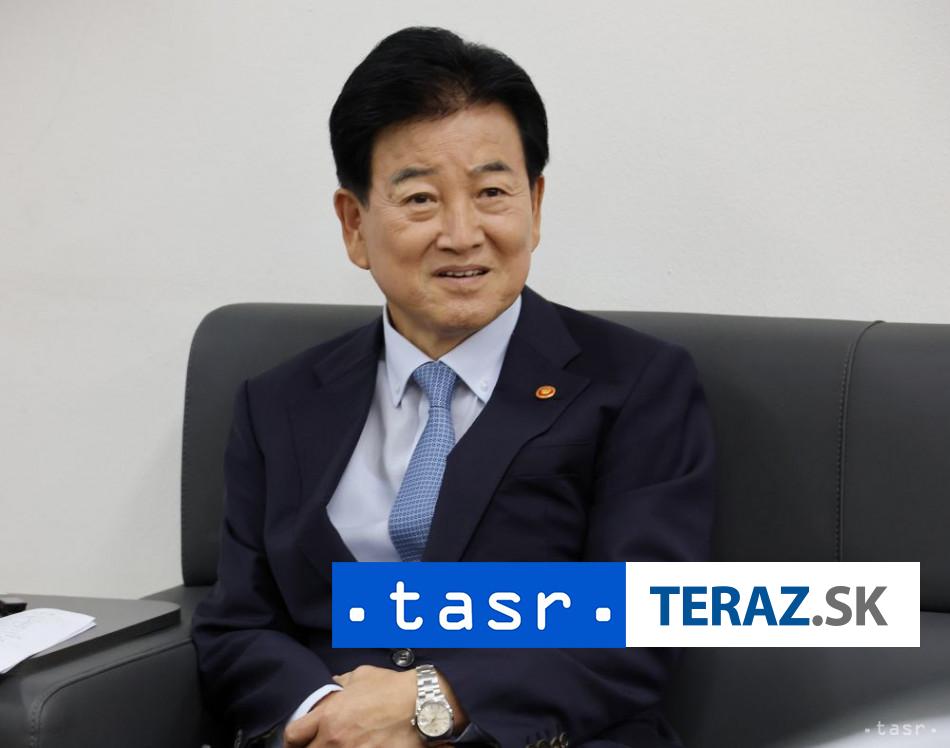 Juhokorejsky prezident vyzval na rokovania s Korejskou ludovodemokratickou republikou o mierovej zmluve