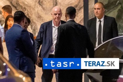 Tri futbalove konfederacie udajne vyjednavaju o odvolani Infantina