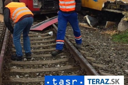Zachranne zlozky zasahuju na juhovychode Anglicka po vykolejeni vlaku