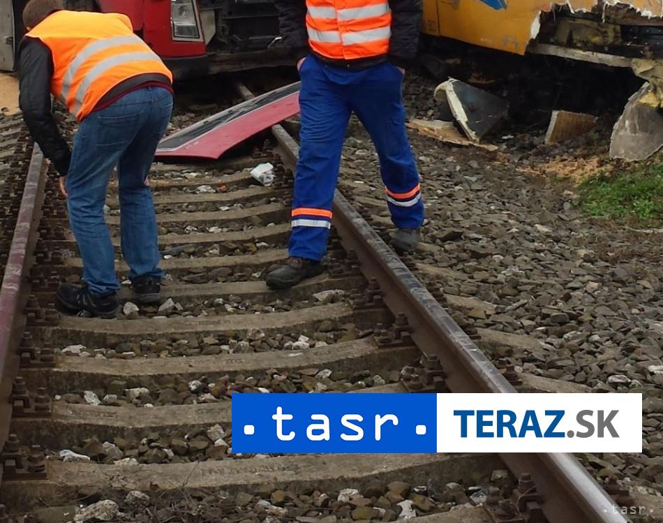 Zachranne zlozky zasahuju na juhovychode Anglicka po vykolejeni vlaku