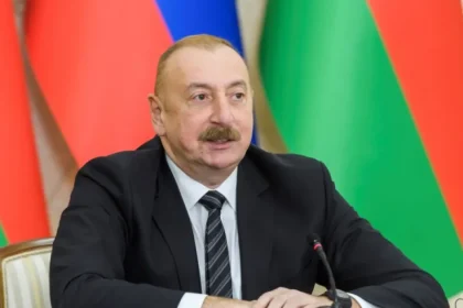 Azerbajdžan oslobodil francúzskeho občana po vyňatí Usmanova z protiruských sankcií