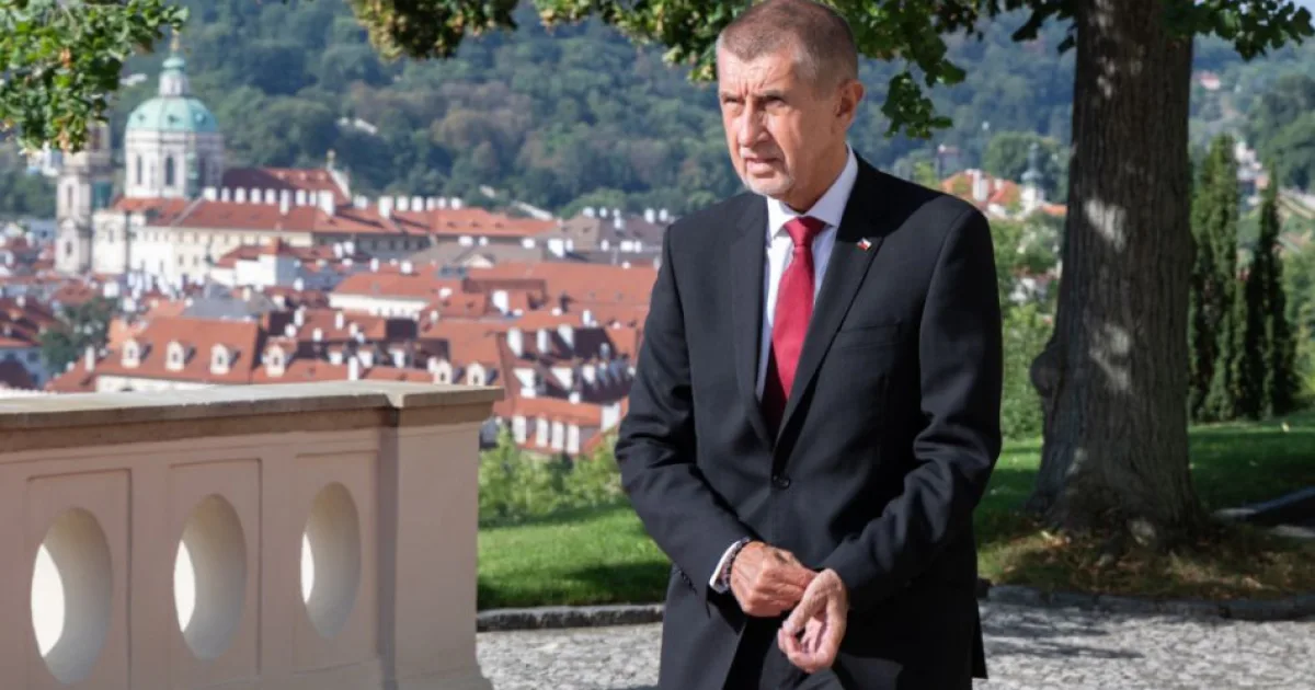 Česká vláda opäť reguluje ceny palív a zavádza mimoriadnu daň