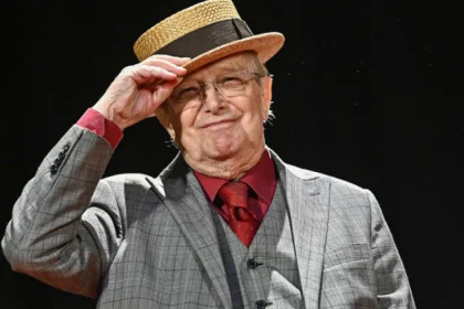 Legendárny Jiří Suchý sa dožíva 95 rokov